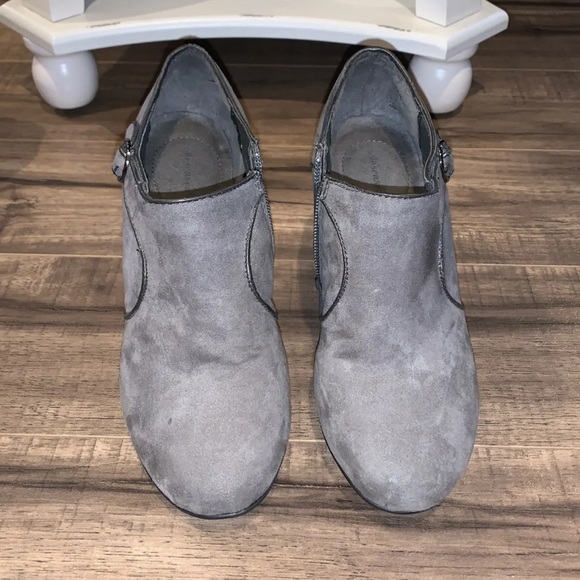 Sole Sensibility booties - Picture 2 of 6